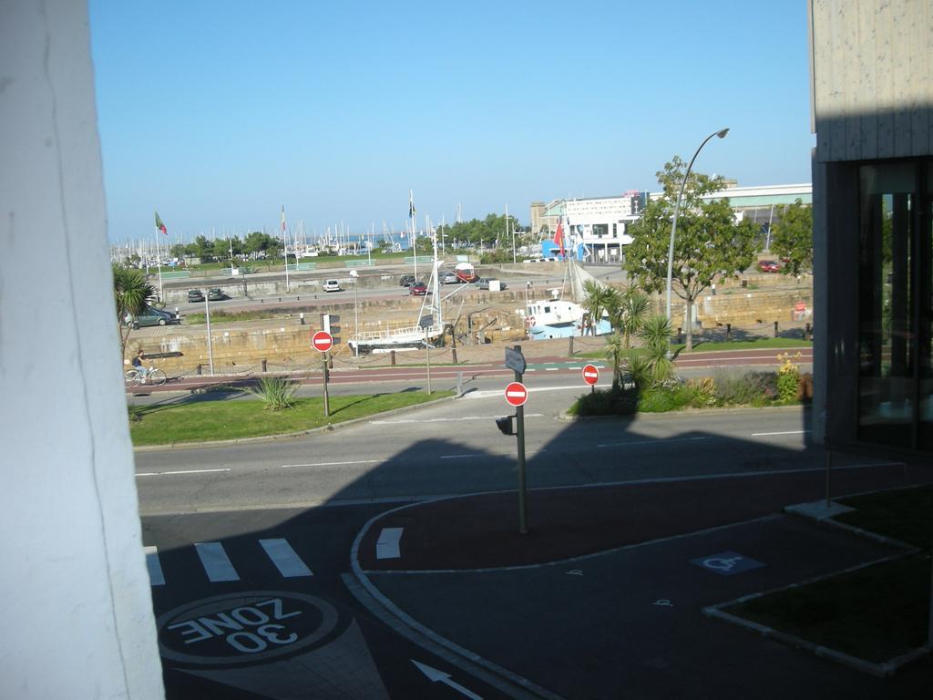 Hotel La Renaissance Cherbourg-en-Cotentin Oda fotoğraf